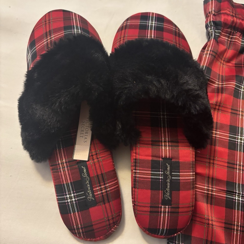 Victoria's Secret Women's Red Satin Plaid Faux Fur Slippers Size‎ Large 9/10 NWT